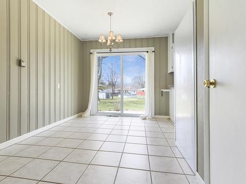 16 Hawthorne Dr, Normal, IL 61761 photo 5