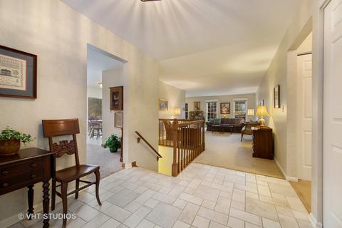 1804 Courtenay Dr, Wheaton, IL 60189 photo 3