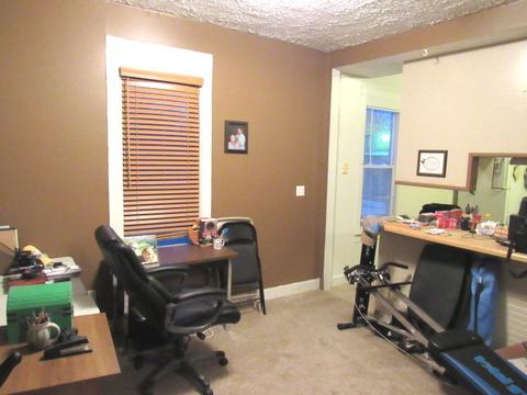 1018 E Washington St, Clinton, IL 61727 photo 5