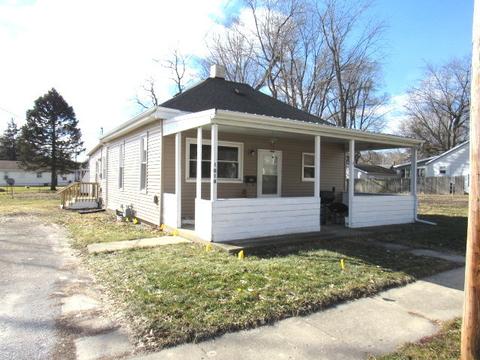 1018 E Washington St, Clinton, IL 61727 photo 1