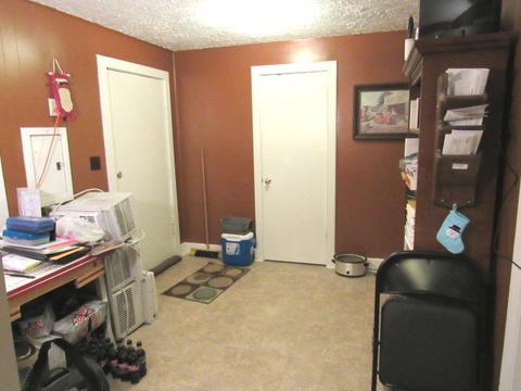 1018 E Washington St, Clinton, IL 61727 photo 11