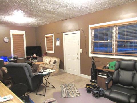 1018 E Washington St, Clinton, IL 61727 photo 6