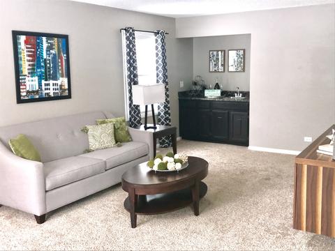 3688 Whispering Trails Dr, Hoffman Estates, IL 60192 photo 3