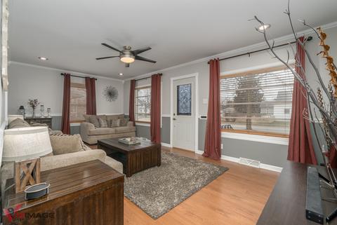 602 E Division St, Lockport, IL 60441 photo 5