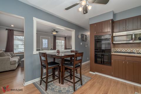 602 E Division St, Lockport, IL 60441 photo 7