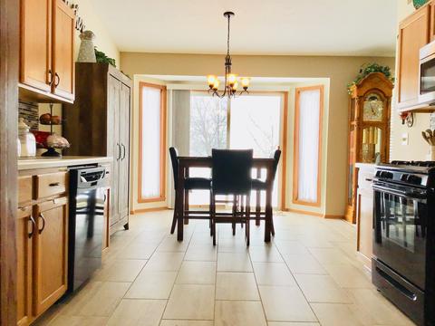 405 Hickory Dr, Davis Junction, IL 61020 photo 6