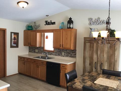 405 Hickory Dr, Davis Junction, IL 61020 photo 8