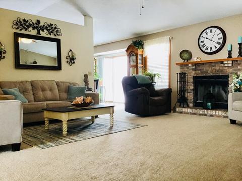 405 Hickory Dr, Davis Junction, IL 61020 photo 3