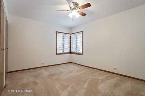 726 Therese Ter, Des Plaines, IL 60016 photo 5