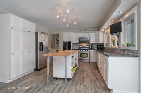 21 E Hillside Rd, Naperville, IL 60540 photo 4