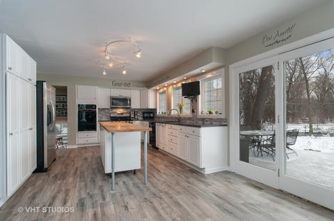 21 E Hillside Rd, Naperville, IL 60540 photo 3