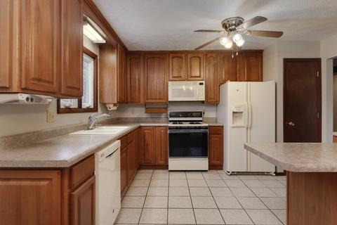 1300 Chadwick Dr, Normal, IL 61761 photo 16