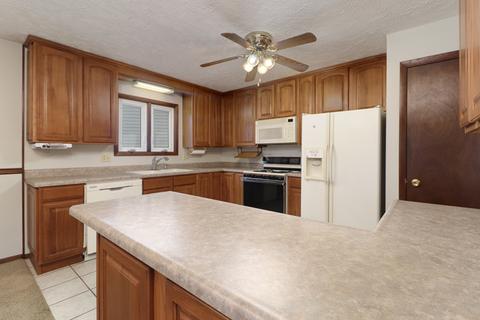 1300 Chadwick Dr, Normal, IL 61761 photo 15