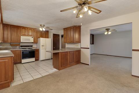 1300 Chadwick Dr, Normal, IL 61761 photo 13