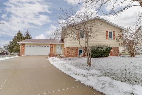 1300 Chadwick Dr, Normal, IL 61761 photo 3