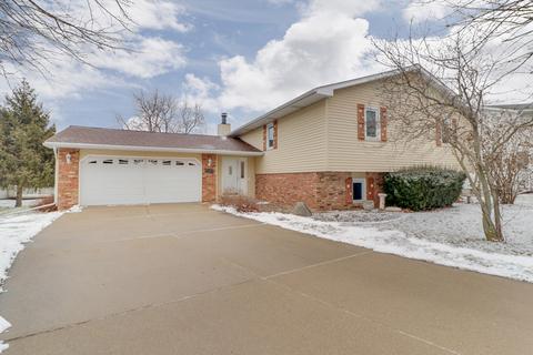 1300 Chadwick Dr, Normal, IL 61761 photo 2