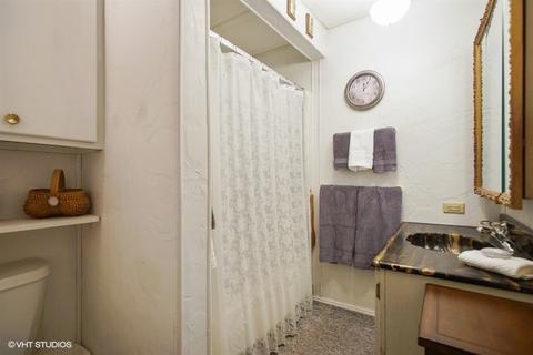 1047 E Prairie Ave, Des Plaines, IL 60016 photo 10