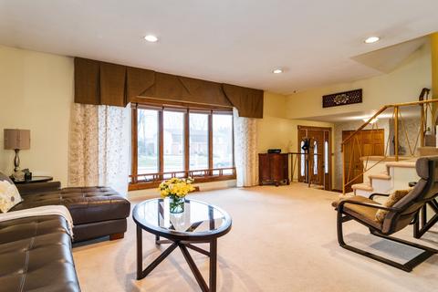 1000 Concord Ln, Hoffman Estates, IL 60192 photo 5