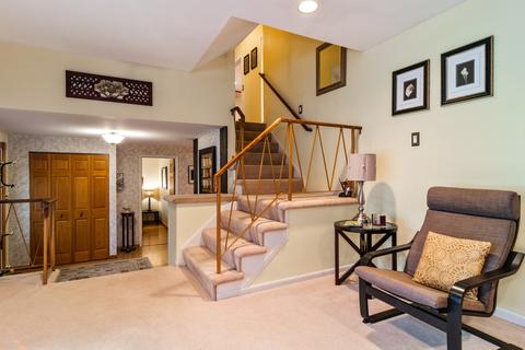 1000 Concord Ln, Hoffman Estates, IL 60192 photo 3