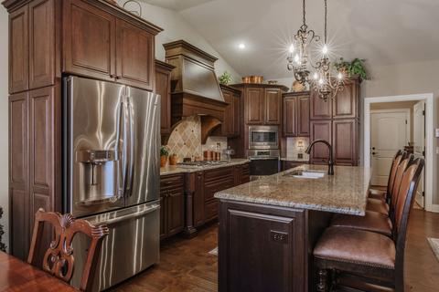 803 Table Rock Cir, Normal, IL 61761 photo 10