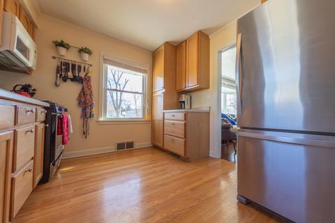 938 S Wolf Rd, Des Plaines, IL 60016 photo 17