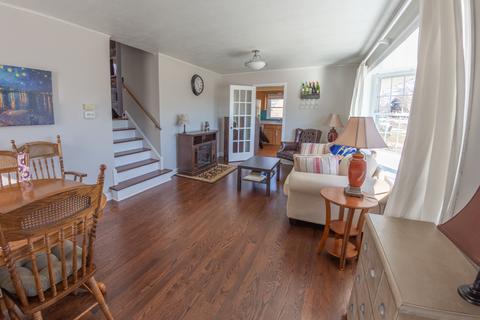 938 S Wolf Rd, Des Plaines, IL 60016 photo 3