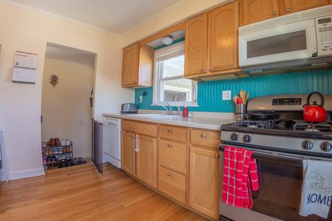 938 S Wolf Rd, Des Plaines, IL 60016 photo 19