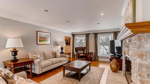 2054 Cromwell Dr, Wheaton, IL 60189 photo 9