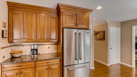 2054 Cromwell Dr, Wheaton, IL 60189 photo 5