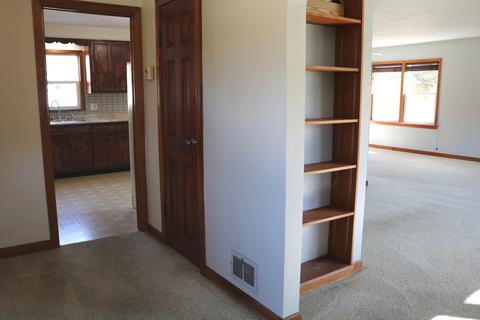 112 E Tyler St, Oswego, IL 60543 photo 8
