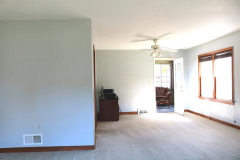 112 E Tyler St, Oswego, IL 60543 photo 3