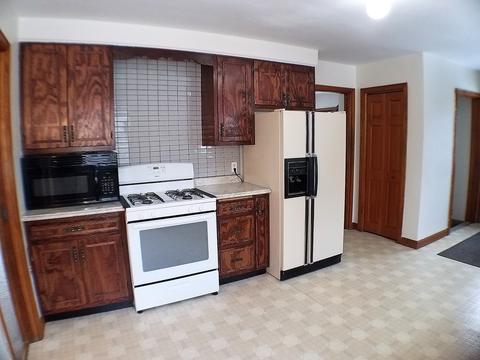 112 E Tyler St, Oswego, IL 60543 photo 4