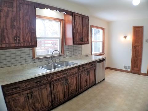 112 E Tyler St, Oswego, IL 60543 photo 5