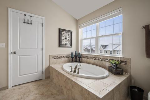1244 Falcon Ridge Dr, Elgin, IL 60124 photo 16