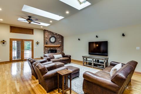 9357 S Octavia Ave, Bridgeview, IL 60455 photo 15
