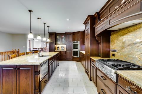 9357 S Octavia Ave, Bridgeview, IL 60455 photo 13