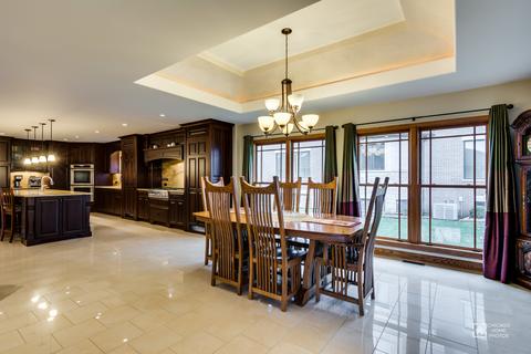 9357 S Octavia Ave, Bridgeview, IL 60455 photo 4