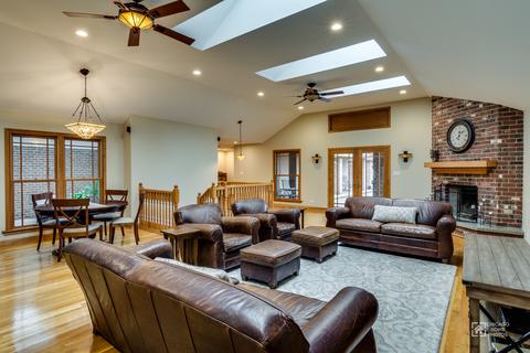 9357 S Octavia Ave, Bridgeview, IL 60455 photo 16