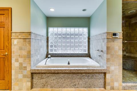 9357 S Octavia Ave, Bridgeview, IL 60455 photo 26