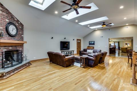 9357 S Octavia Ave, Bridgeview, IL 60455 photo 17