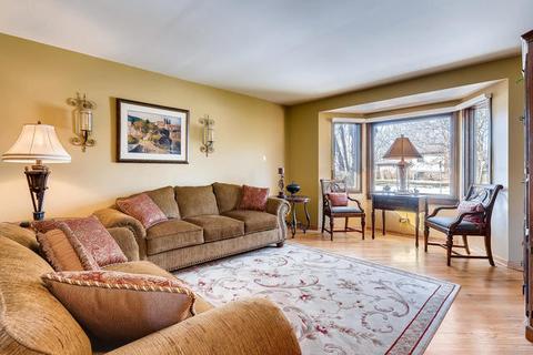 695 Sycamore Ln, Wheeling, IL 60090 photo 3