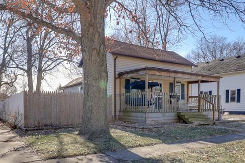 1002 E Washington St, Clinton, IL 61727 photo 2