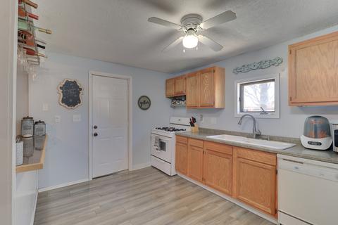 1002 E Washington St, Clinton, IL 61727 photo 7