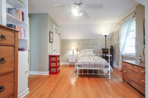 235 Ardmore Rd, Des Plaines, IL 60016 photo 9