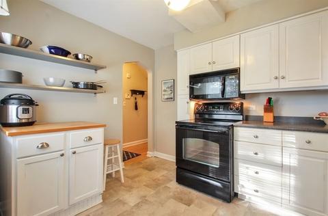 235 Ardmore Rd, Des Plaines, IL 60016 photo 6