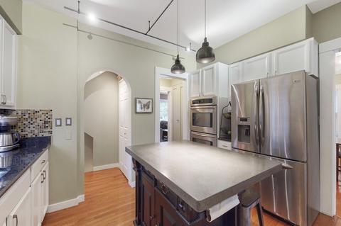 830 W Downer Pl, Aurora, IL 60506 photo 4