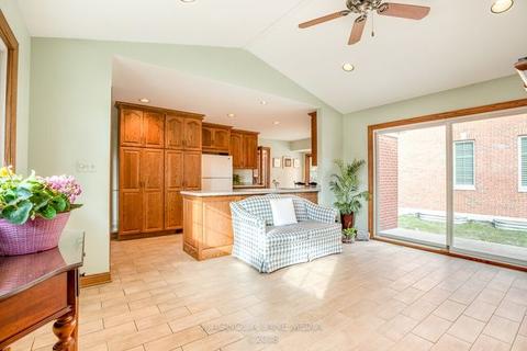 365 E Laurel Ave, Elmhurst, IL 60126 photo 9