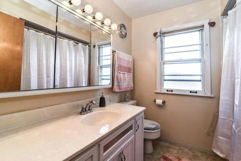 45 E Thorndale Ave, Roselle, IL 60172 photo 15