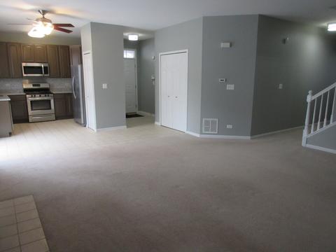 820 Linden Cir, Hoffman Estates, IL 60169 photo 4