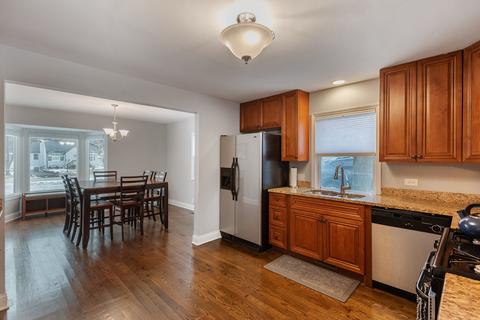 318 Central Ave, Willowbrook, IL 60527 photo 8